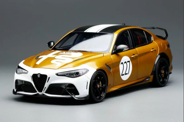 [Pre-Order][1/18 Scale]Alfa Romeo Giulia GTAm by MOTORHELIX Models[Ocra GT Gold]